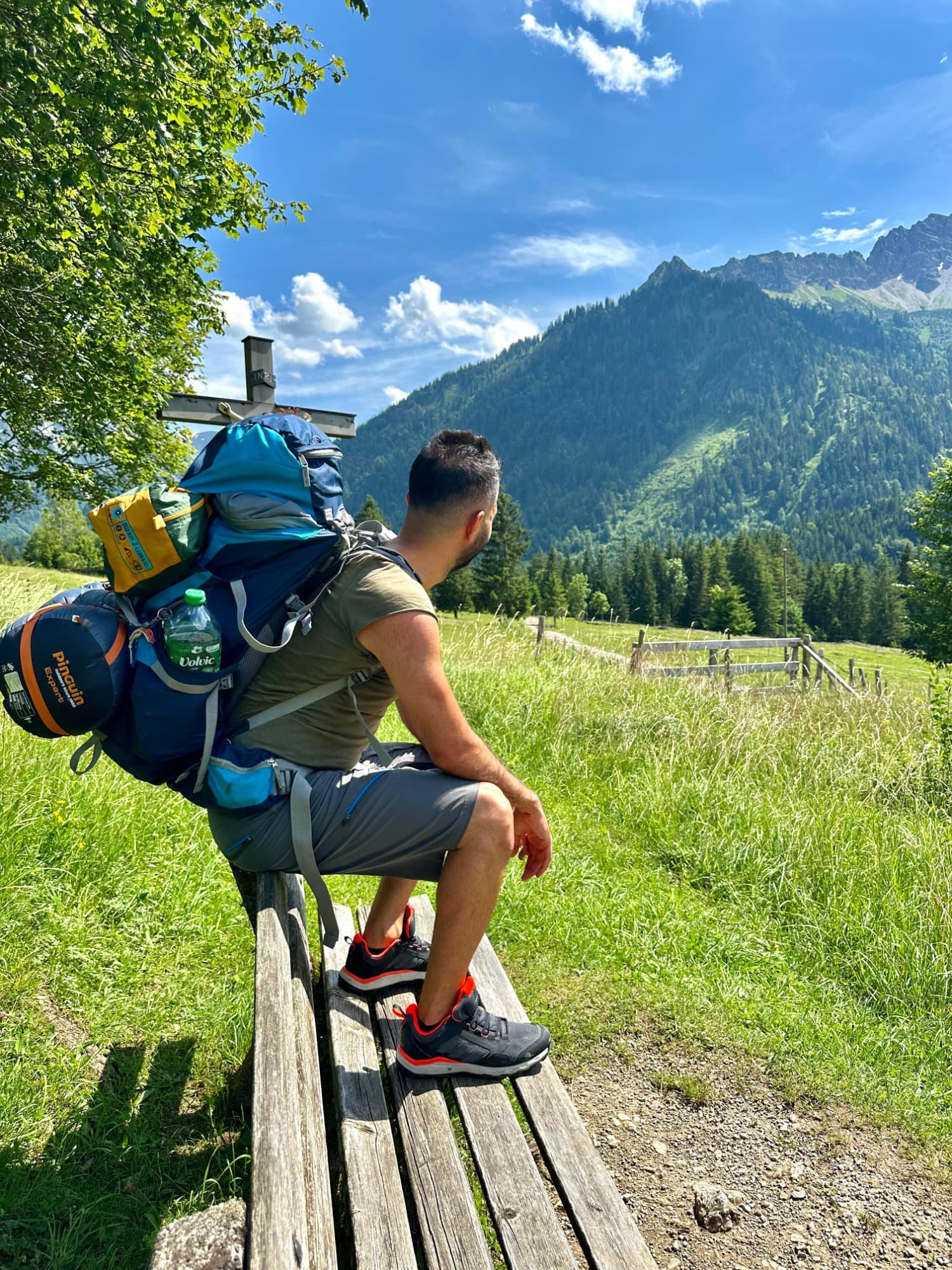 Veysel Durmuş beim Wandern in den Alpen